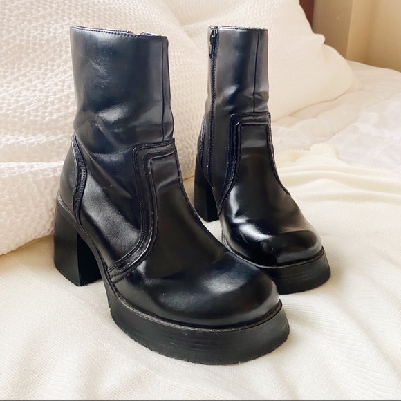 Vintage Shoes - Vintage Chunky Leather Ankle Boots